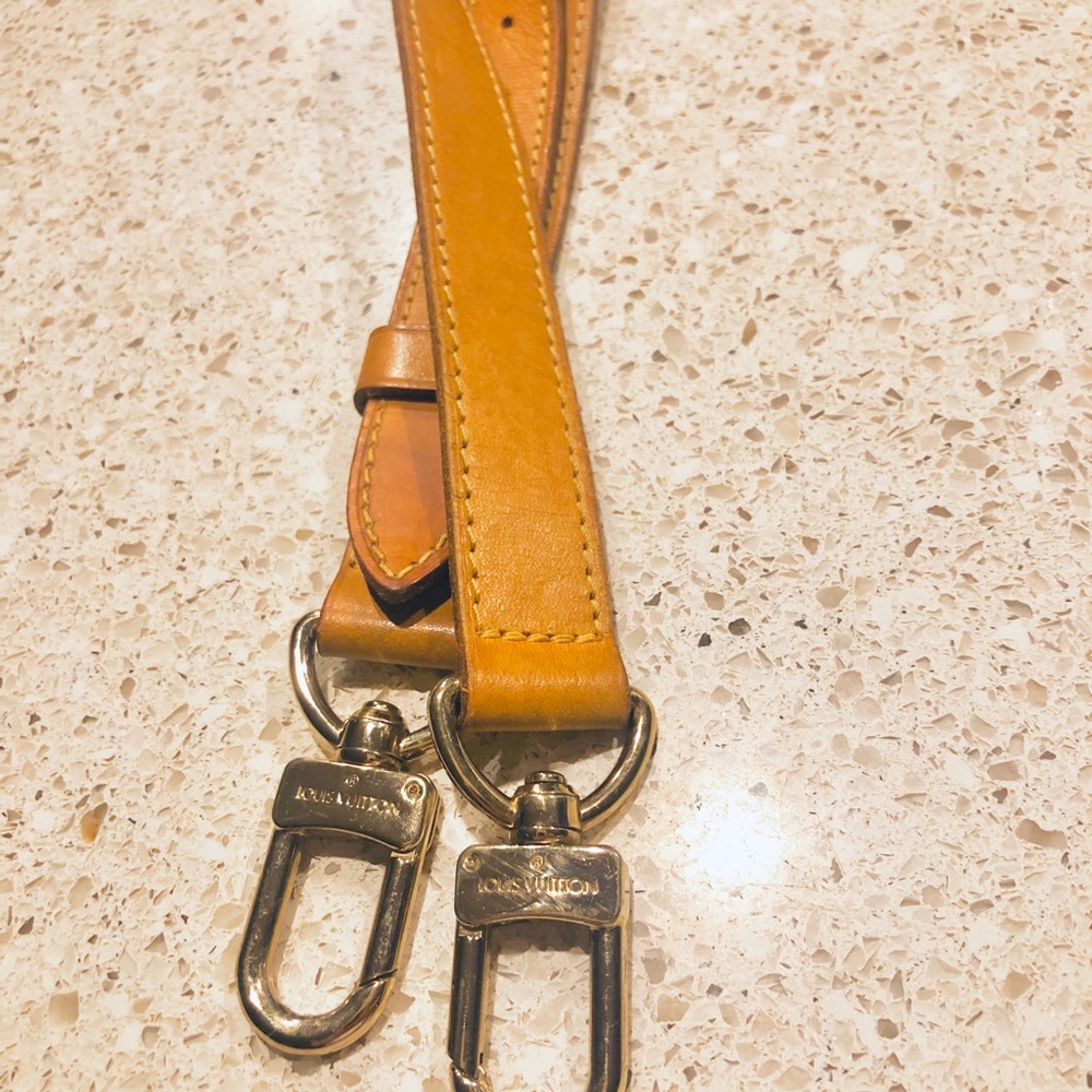 Louis Vuitton adjustable Bandouliere strap w/pad